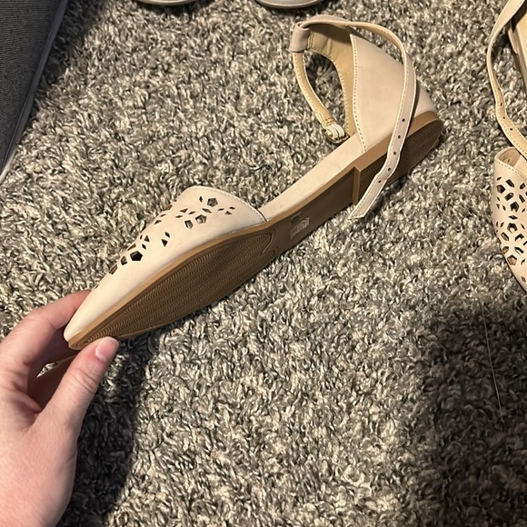 Flats - Picture 2 of 2